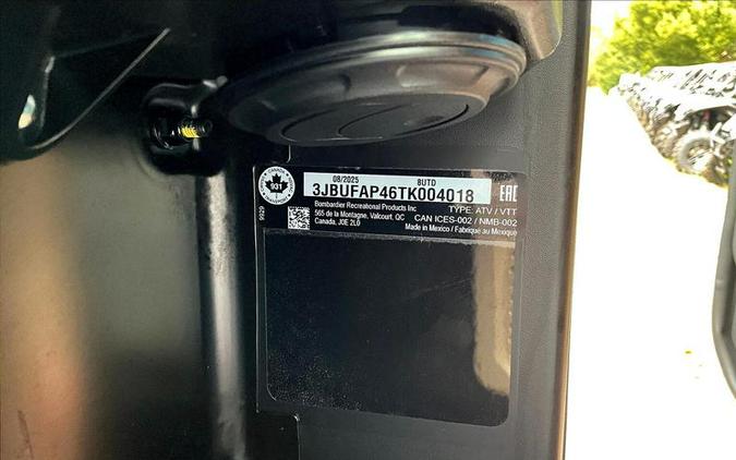 2026 Can-Am® Defender DPS CAB HD9 Compass Green