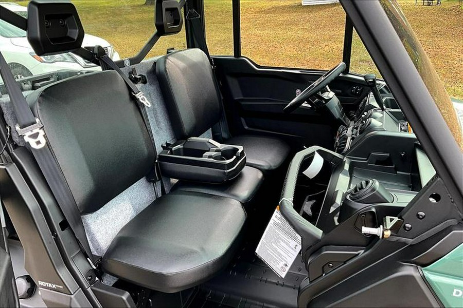 2026 Can-Am® Defender DPS CAB HD9 Compass Green