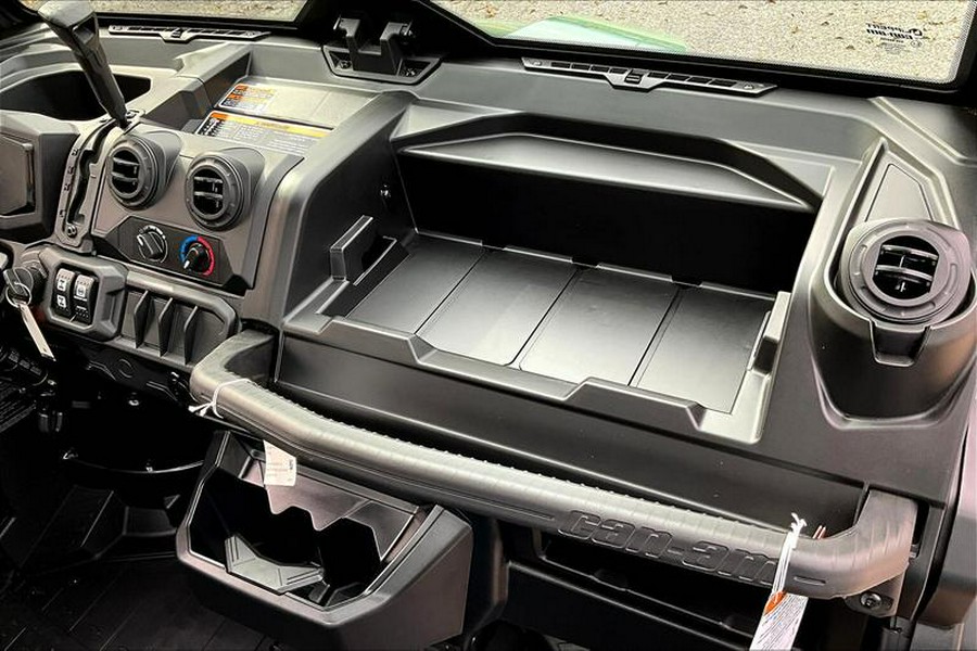 2026 Can-Am® Defender DPS CAB HD9 Compass Green