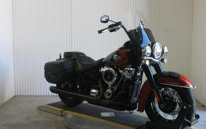 2025 Harley-Davidson® FLHC - Heritage Classic