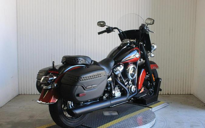 2025 Harley-Davidson® FLHC - Heritage Classic