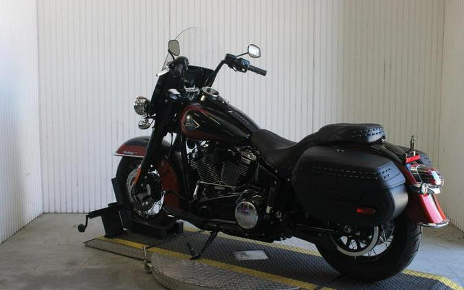 2025 Harley-Davidson® FLHC - Heritage Classic