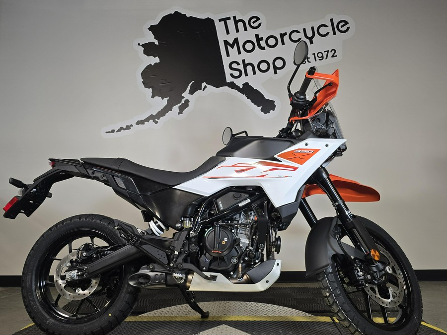 2026 KTM 390 ADV X