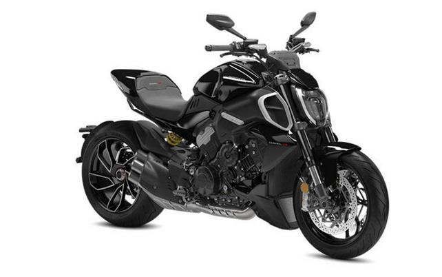 2023 Ducati Diavel V4 Thrilling Black