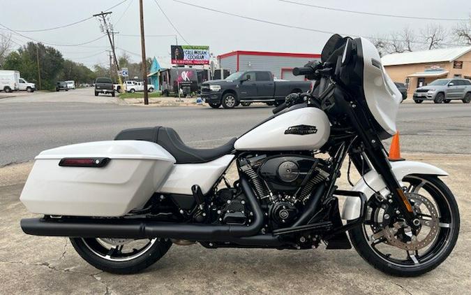 2024 Harley-Davidson Street Glide® White Onyx Pearl