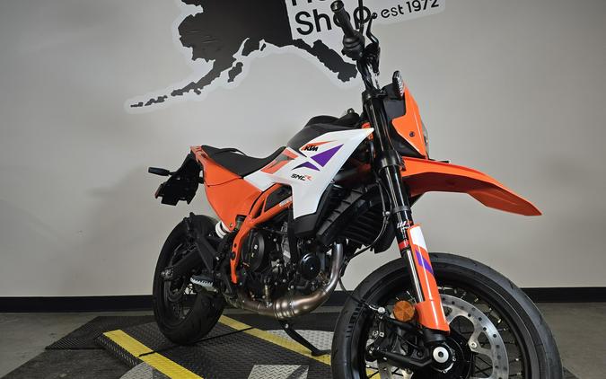 2026 KTM 390 SMC R