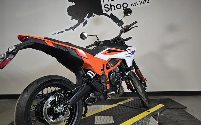 2026 KTM 390 SMC R