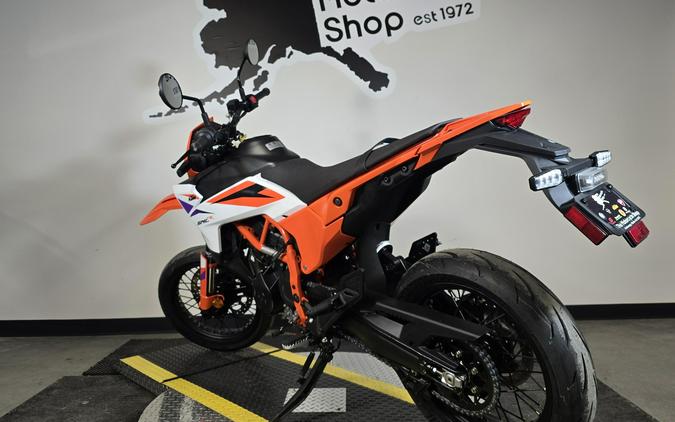 2026 KTM 390 SMC R