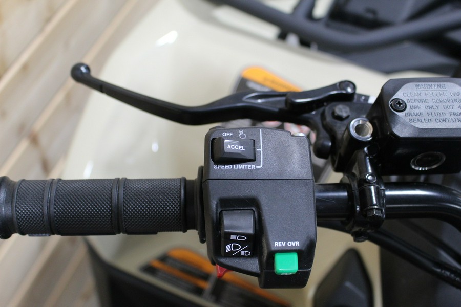 2025 Can-Am OUTLANDER PRO XU HD7