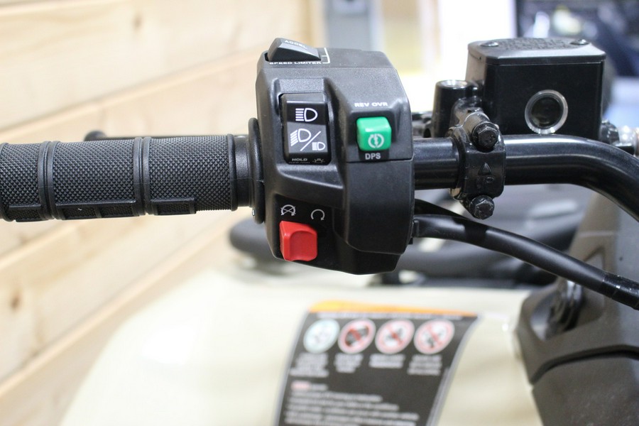 2025 Can-Am OUTLANDER PRO XU HD7