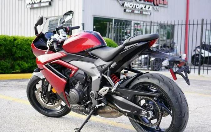 2025 Triumph Daytona 660 Snowdonia White/Sapphire Black