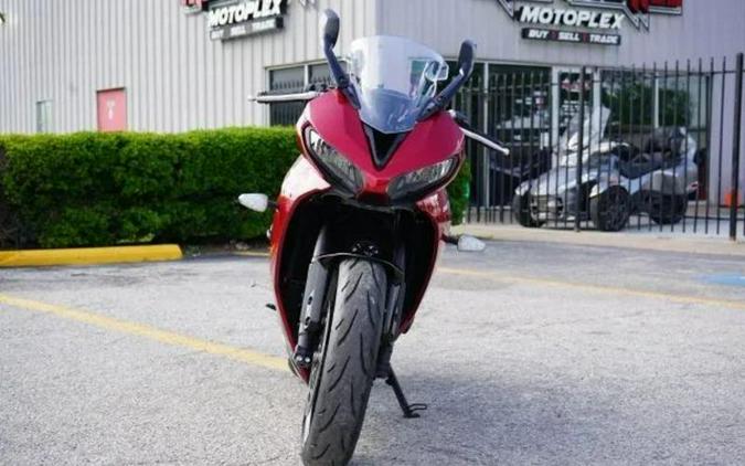 2025 Triumph Daytona 660 Snowdonia White/Sapphire Black