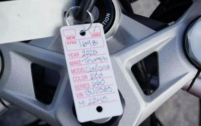 2025 Triumph Daytona 660 Snowdonia White/Sapphire Black