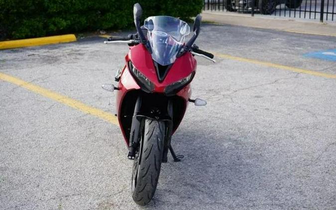 2025 Triumph Daytona 660 Snowdonia White/Sapphire Black