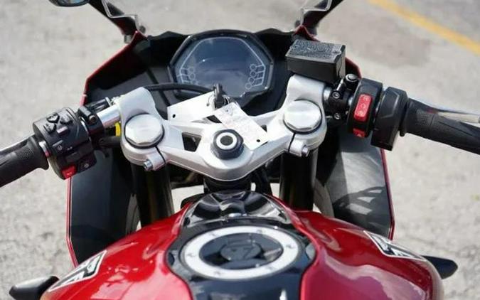 2025 Triumph Daytona 660 Snowdonia White/Sapphire Black
