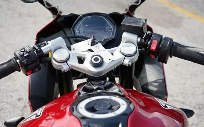 2025 Triumph Daytona 660 Snowdonia White/Sapphire Black