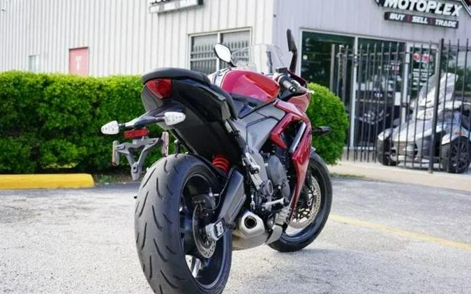2025 Triumph Daytona 660 Snowdonia White/Sapphire Black