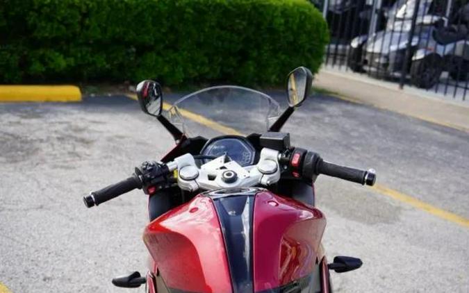 2025 Triumph Daytona 660 Snowdonia White/Sapphire Black