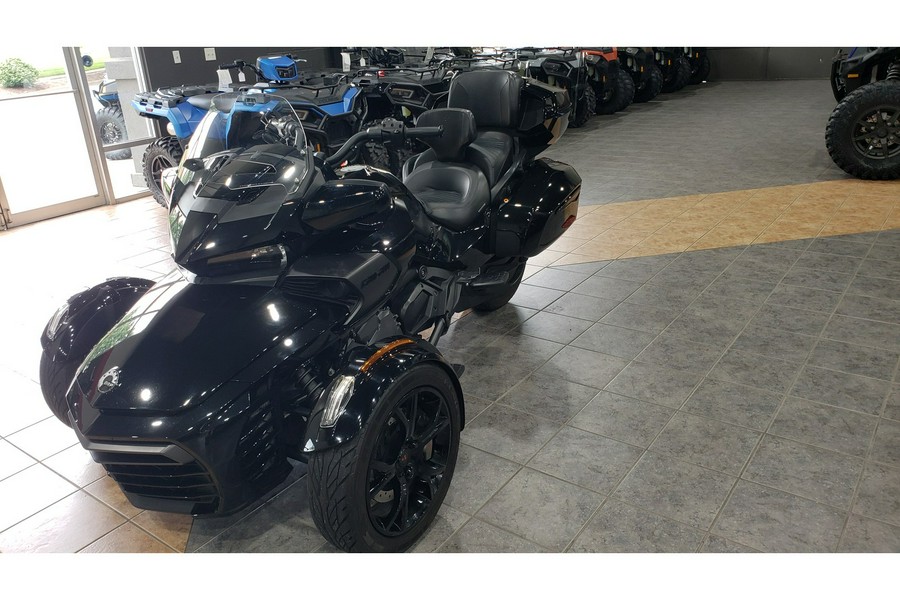 2019 Can-Am Spyder® F3 Limited SE6 - Dark Edition