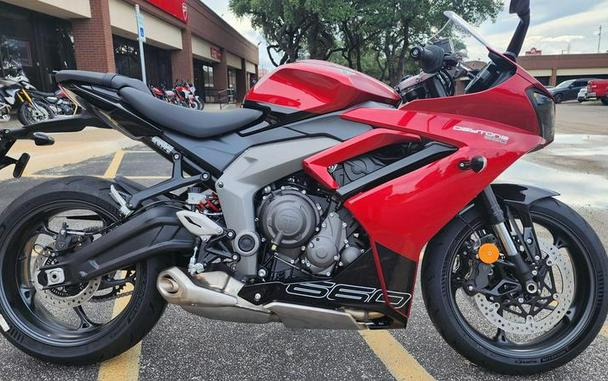 2025 Triumph Daytona 660 Carnival Red/Sapphire Black