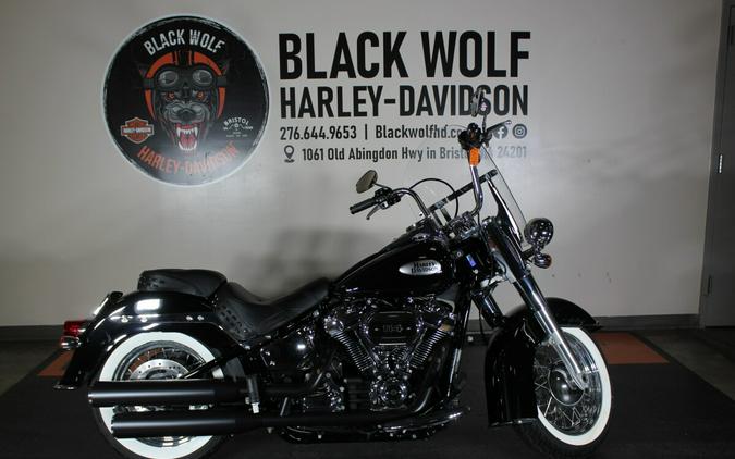 2023 Harley-Davidson® FLHCS Heritage Classic