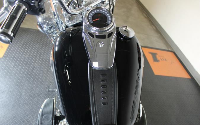 2023 Harley-Davidson® FLHCS Heritage Classic