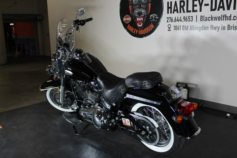 2023 Harley-Davidson® FLHCS Heritage Classic