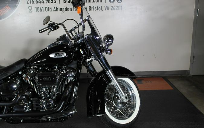 2023 Harley-Davidson® FLHCS Heritage Classic