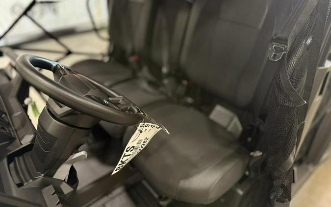 2026 Can-Am® Defender MAX XT HD11 With 10.25 in.display