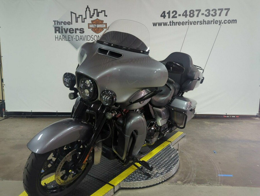 2019 Harley-Davidson® CVO™ Limited Magnetic Gray Fade