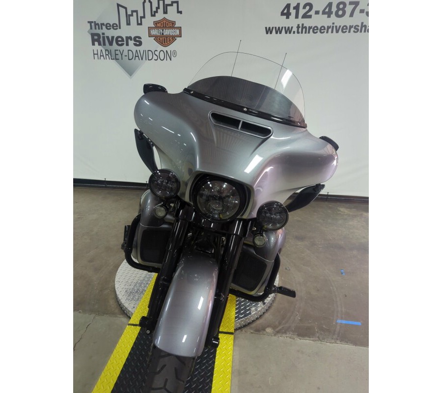 2019 Harley-Davidson® CVO™ Limited Magnetic Gray Fade