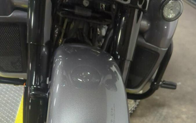 2019 Harley-Davidson® CVO™ Limited Magnetic Gray Fade