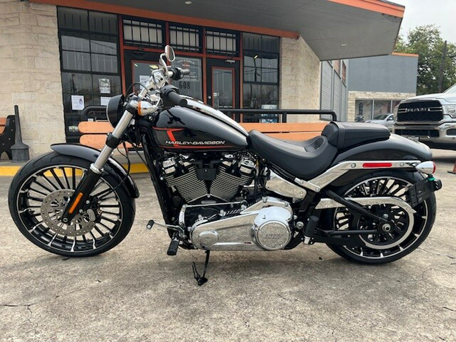 2024 Harley-Davidson Breakout Vivid Black