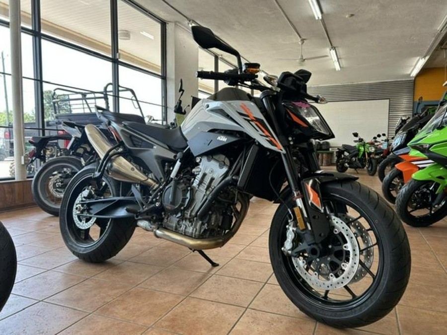 2023 KTM 790 Duke