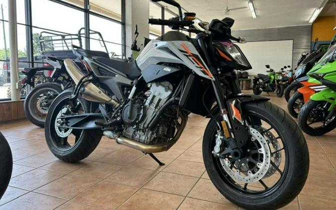 2023 KTM 790 Duke