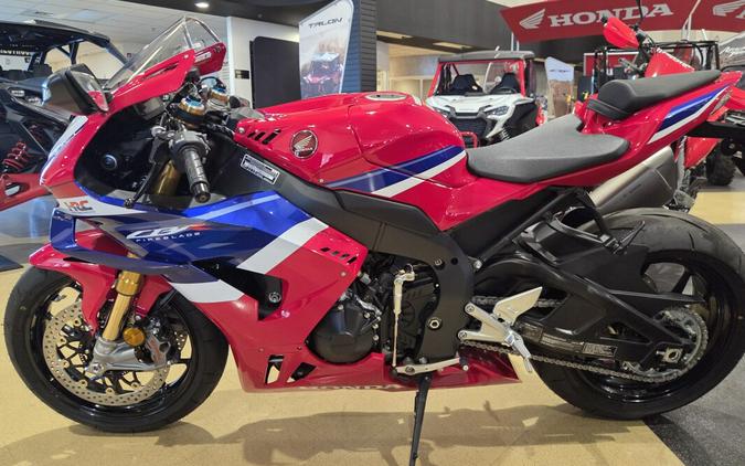 2025 Honda CBR1000RR-R Fireblade SP