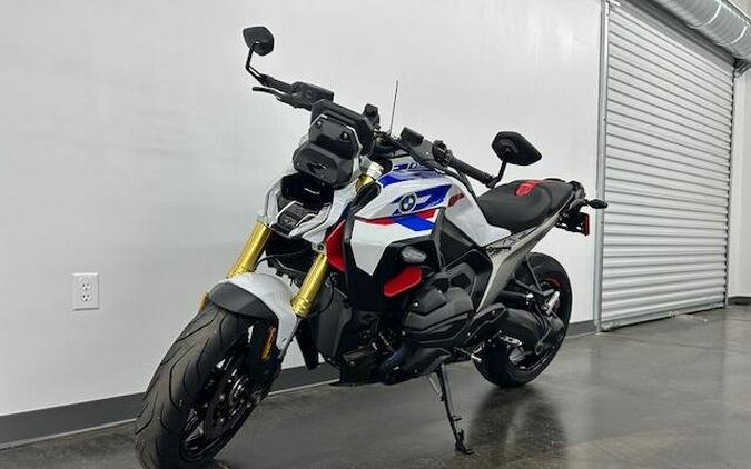 2026 BMW R 1300 R