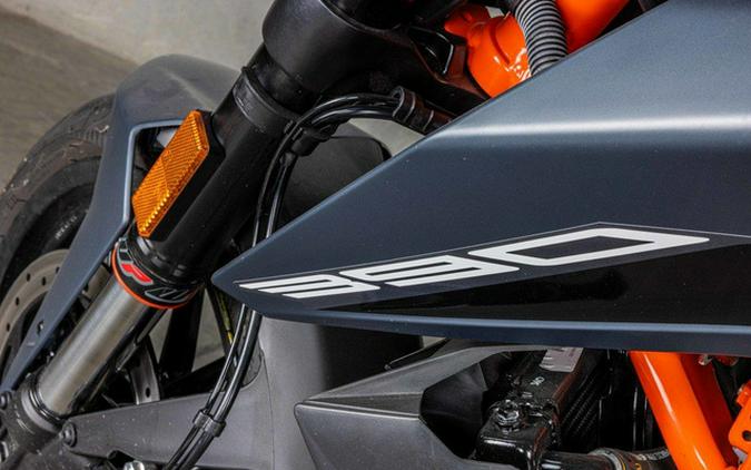 2023 KTM Duke 390