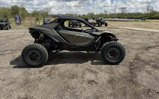 2026 Can-Am Maverick R X rc