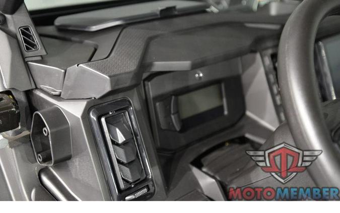 2026 Can-Am Defender MAX XT CAB HD11 With 10.25 in. Infotainment