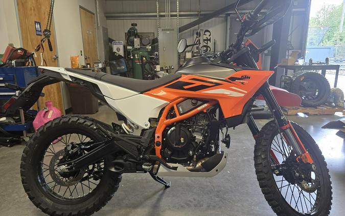 2025 KTM 390 ENDURO R