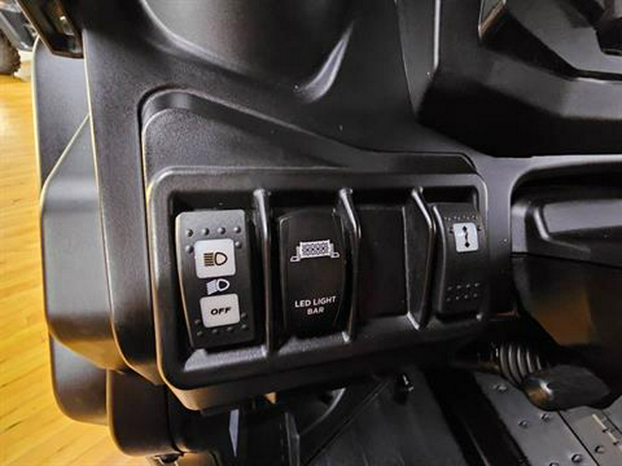 2025 Can-Am Defender MAX XT HD9