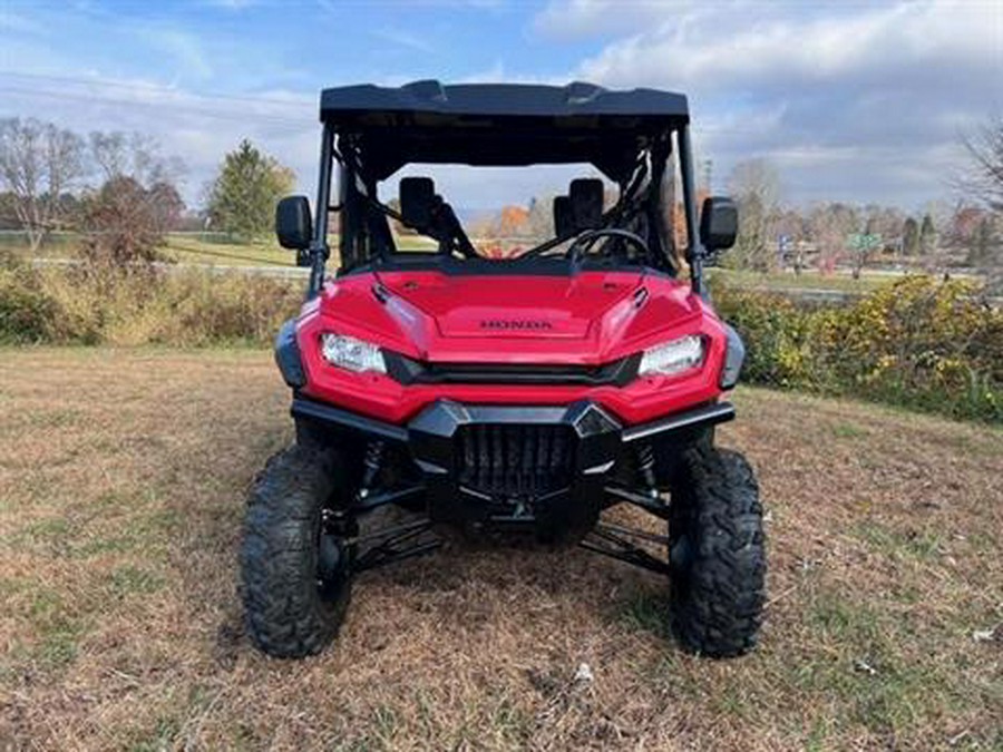 2025 Honda Pioneer 1000-6 Deluxe Crew