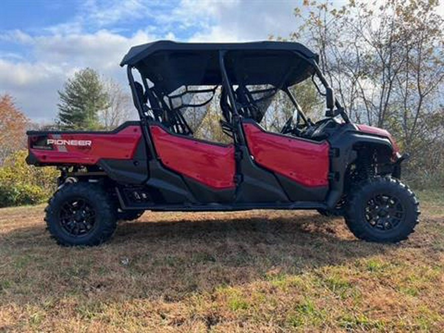 2025 Honda Pioneer 1000-6 Deluxe Crew