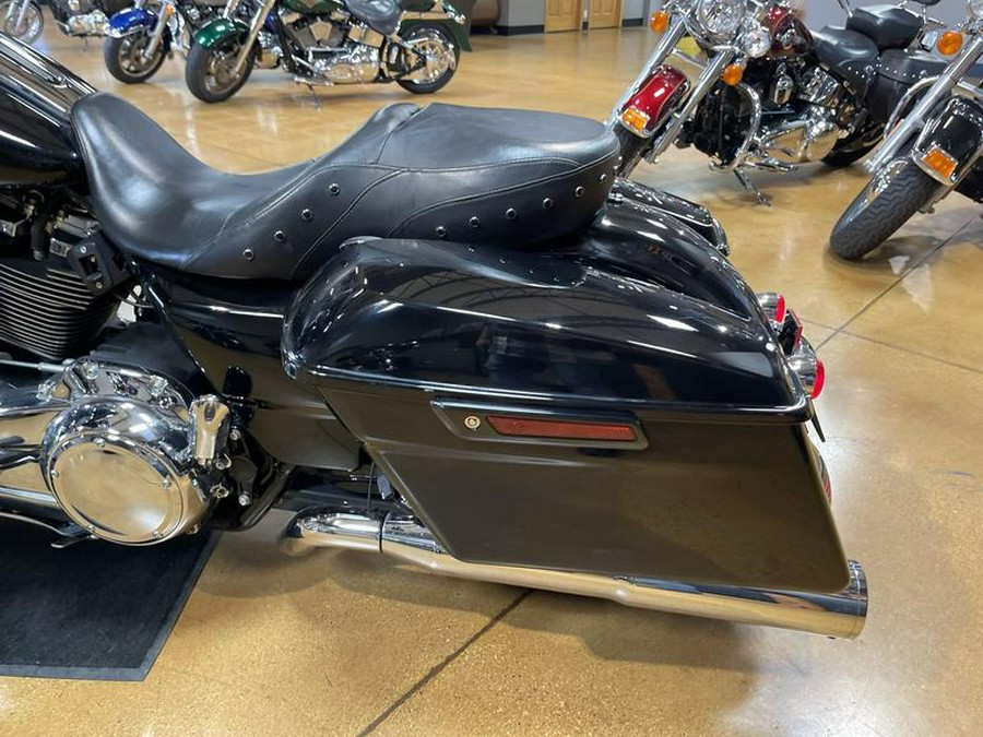 2017 Harley-Davidson® FLHXS - Street Glide® Special