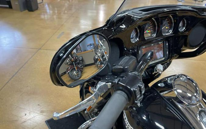 2017 Harley-Davidson® FLHXS - Street Glide® Special