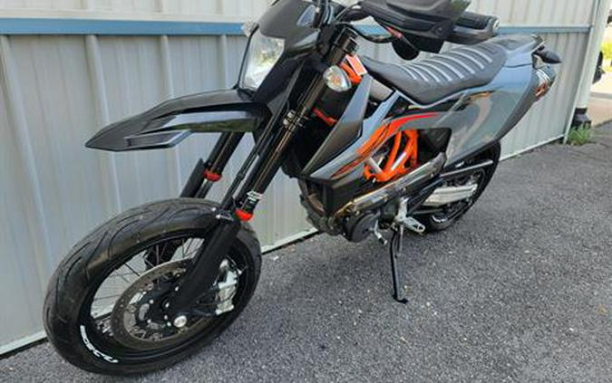 2022 KTM 690 SMC R