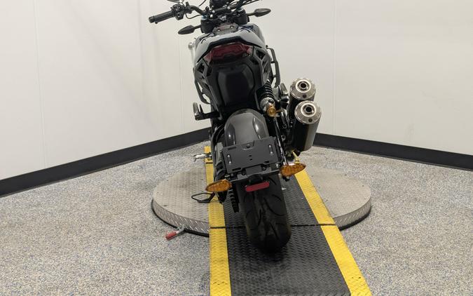 2024 Polaris FTR x 100% CARBON