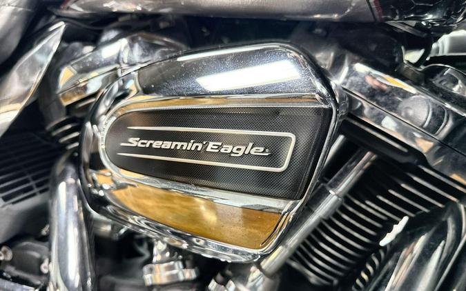 2017 Harley-Davidson® Electra Glide® Ultra Classic® Billet Silver/Vivid Black