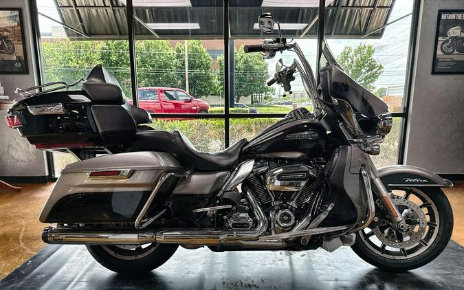 2017 Harley-Davidson® Electra Glide® Ultra Classic® Billet Silver/Vivid Black